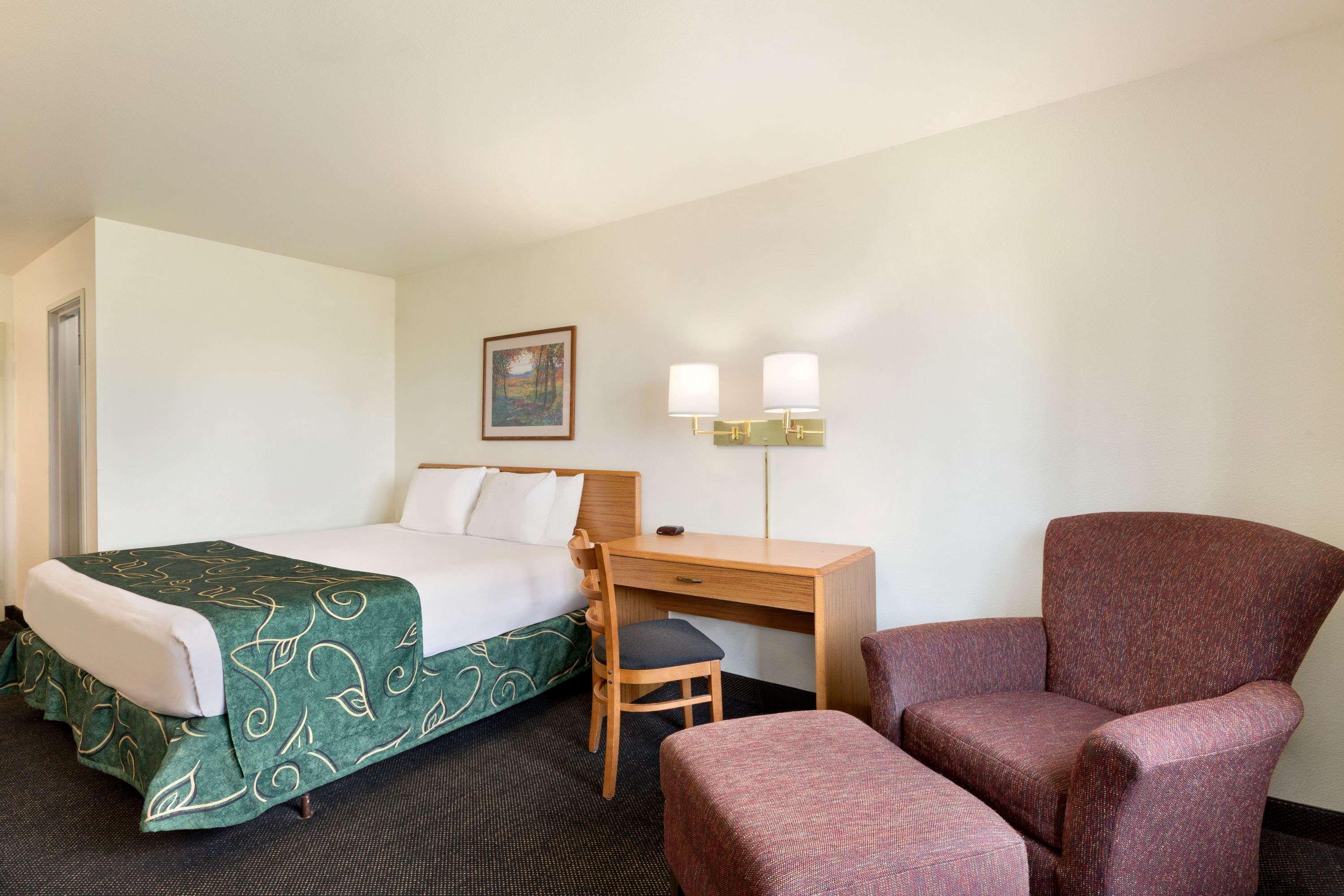 Travelodge By Wyndham Sharon Springs Zewnętrze zdjęcie