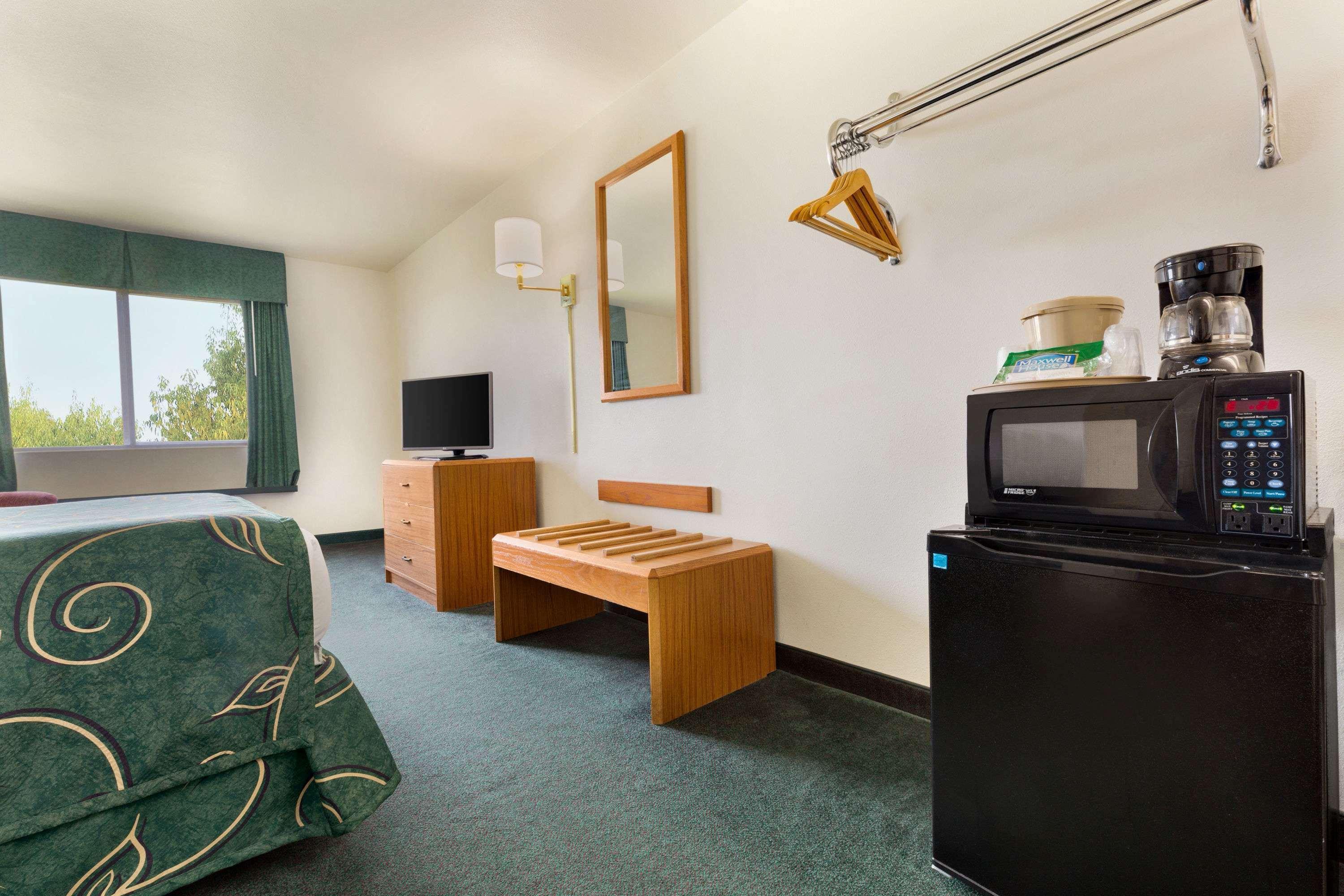 Travelodge By Wyndham Sharon Springs Zewnętrze zdjęcie